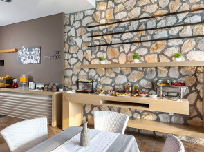 Memories Beach Hotel