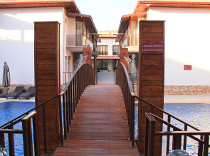 Dolphin Apart & Hotel