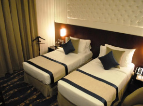 Raviz Center Point Hotel