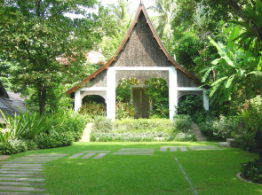 Mom Tri's Villa Royale