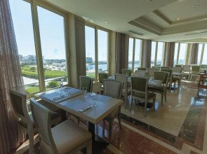 SUNRISE Alex Avenue Hotel