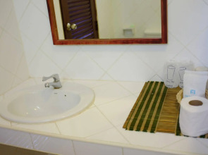 Thaniza Beachfront Resort