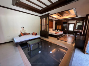 Hotel and Beach Bungalow at Lanta Resort