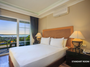 Manaspark Deluxe Hotel