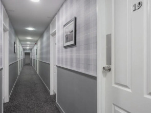 Number 44 Hotel & Bar