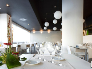 Отель Zentral Castellana Norte