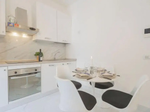 Luce Apartment by Rent all Como