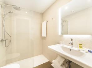 Отель Eurostars Marivent