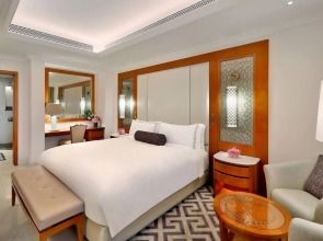 Al Bustan Palace, a Ritz-Carlton Hotel