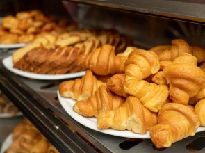 Aracan Eatabe Luxor Hotel