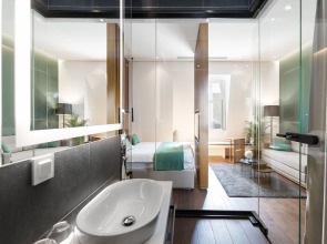 Dominic Smart & Luxury Suites Parliament