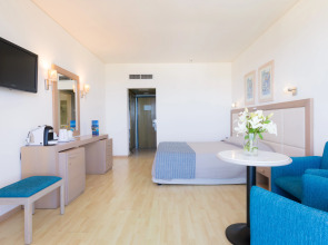 The Golden Coast Beach Hotel