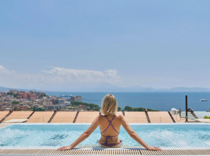 De Bonart Naples, Curio Collection by Hilton