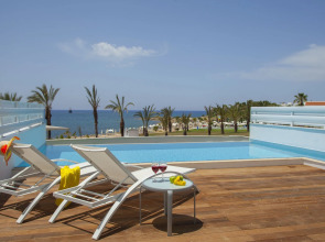 King Evelthon Beach Hotel & Resort