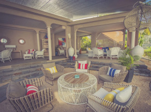 Voile Bleue Boutique Hotel