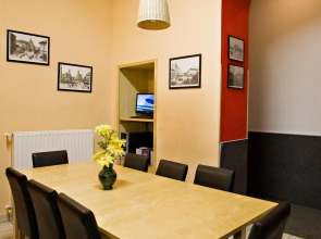 Corvin Point Rooms and Apartments