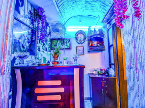 Fabhotel White Klove