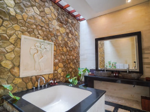 Giri Bhagawan Villas Spa