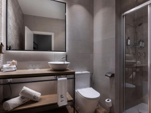 Petit Palace Plaza de la Reina