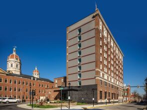 The Yorktowne Hotel, Tapestry Collection by Hilton