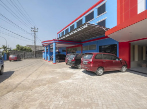 OYO 1633 Hotel Darma Nusantara 3