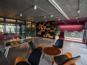 De Botan Srinakarin Hotel & Residence