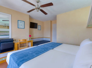 Playavera Hotel - Naturist Friendly