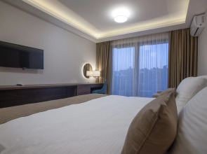 Отель Twelve by Aycon