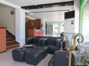 OYO 414 Humberto's Hotel