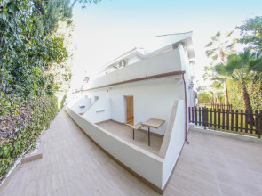 Hotel Zen Airport with Free shuttle