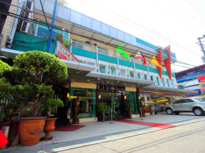 Townhouse OAK Makati Manila Near PNR Pasay Evangelista formerly VIP Suites