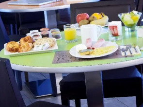 Holiday Inn Express Marseille Airport by IHG