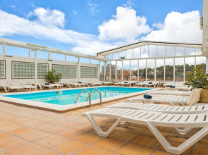 Vintage Hotel Mercedes