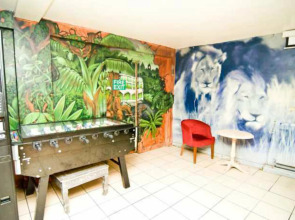 Kensal Green Backpackers 1