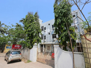 OYO 3066 D2 Holiday Inn