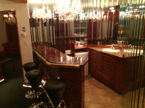 Los Angeles Adventurer All Suite Hotel at LAX