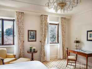 Отель Four Seasons Hotel Firenze