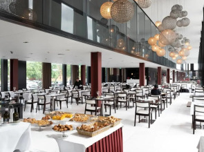 Axis Viana Business & SPA Hotel