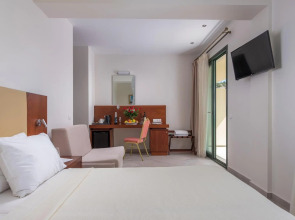 Отель Bomo Tosca Beach