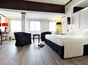 Отель Melia Milano