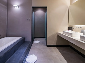 Cape Sienna Gourmet Hotel & Villas