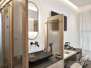 NLH MONASTIRAKI - Neighborhood Lifestyle Hotels