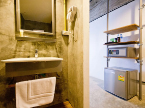 Quip Bed & Breakfast Phuket Hotel