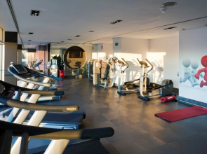 Отель ILUNION Atrium