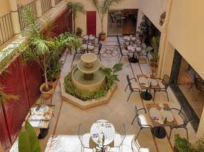 H10 Corregidor Boutique Hotel