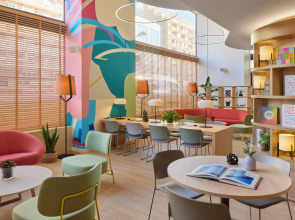 Отель INNSiDE by Melia Barcelona Apolo