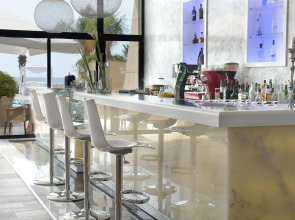 Palm Beach Hotel & Bungalows