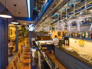 Neptuna Hotel by Maduzi