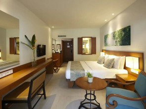 Woodlands Hotel & Resort