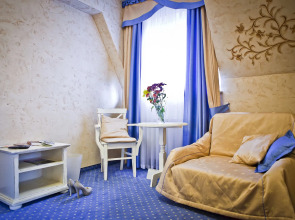 Helan Family & Garden